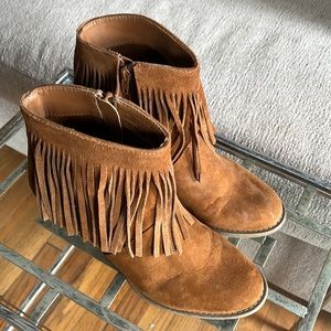 Mossimo Suede Fringe Booties Size 8.5